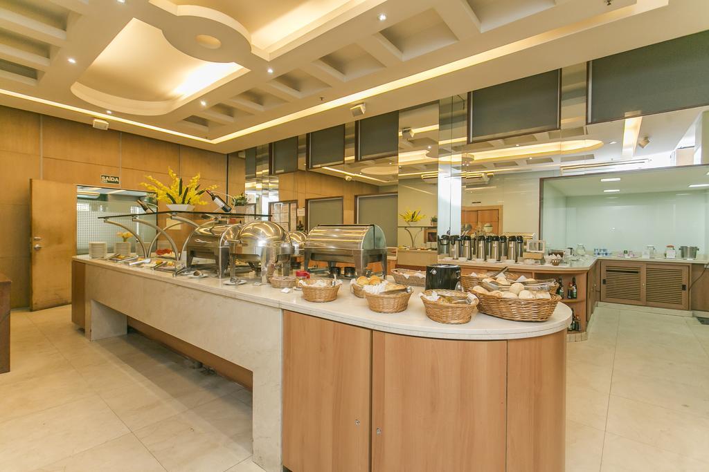 Hotel Atlantico Tower Rio de Janeiro Exterior foto Breakfast buffet at the hotel