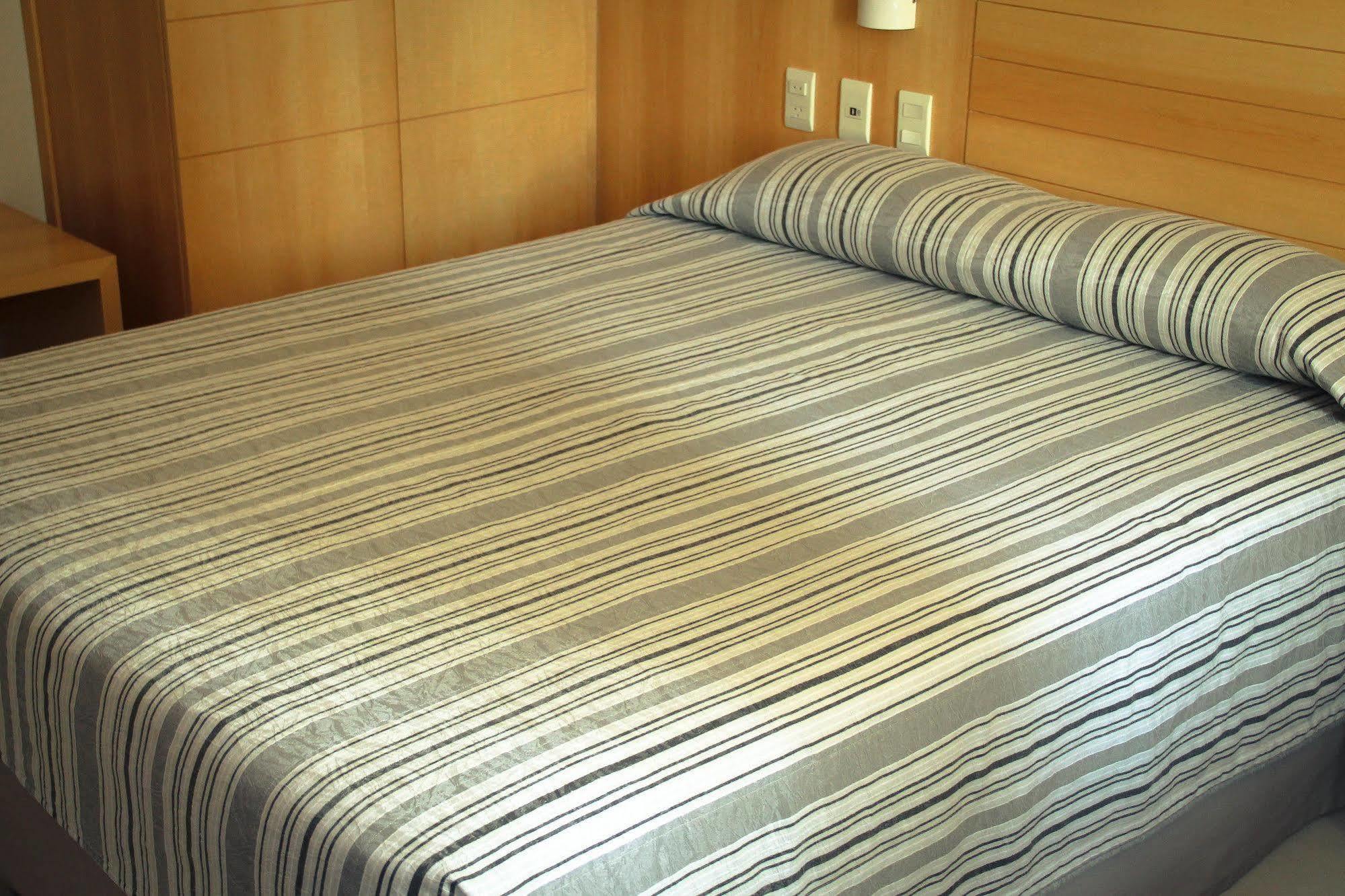 Hotel Atlantico Tower Rio de Janeiro Exterior foto A double bed