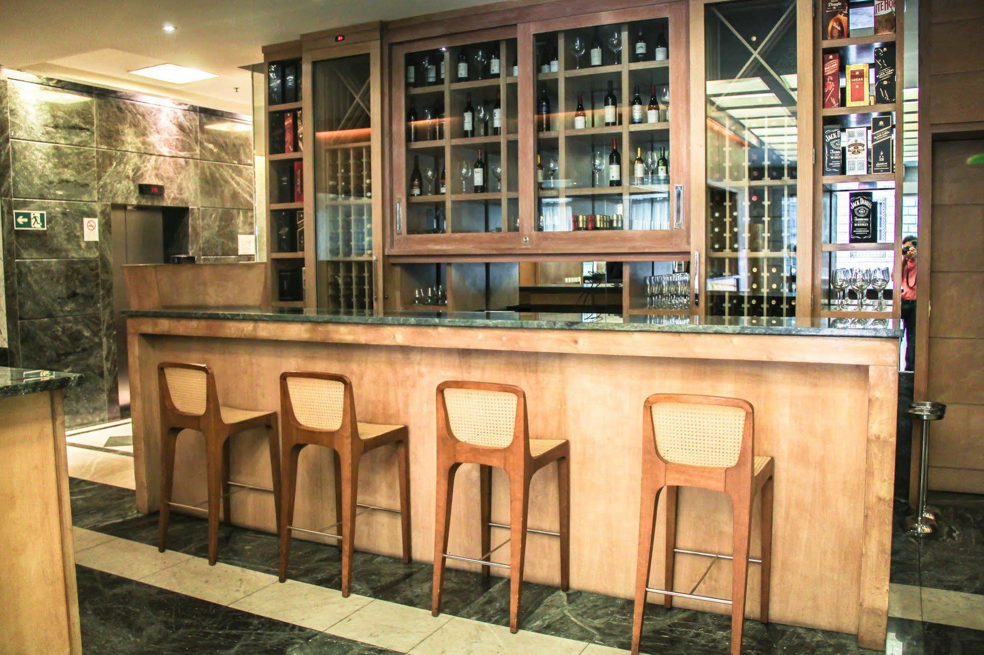 Hotel Atlantico Tower Rio de Janeiro Exterior foto The bar at the hotel